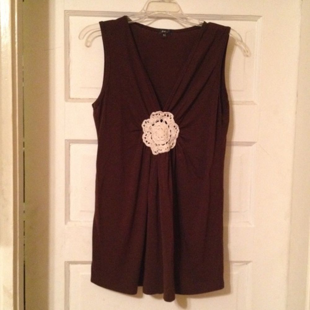 🎈3/$12 Brown deep V tunic!